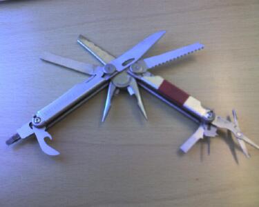 Stainless Leatherman Wave multitool unfolded, photographed by Kallemax in 2006