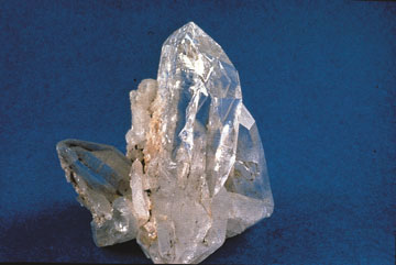 Quartz and silica comparison; not opal — general material reference, not a photograph from a specified collecting location